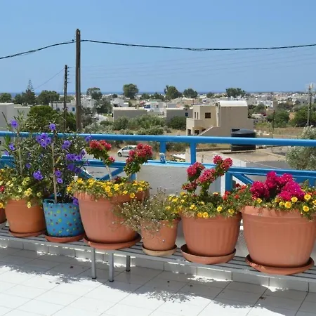 Flora Santorini Holiday home